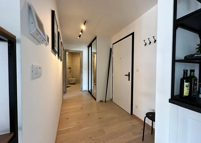 Apartamento Zwirn1, Uplne Nove, Parkovanie, Klimatizacia,