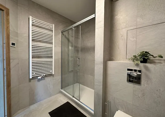 Apartament Zwirn1, Uplne Nove, Parkovanie, Klimatizacia,