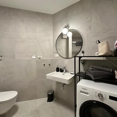 Apartment Zwirn1, Uplne Nove, Parkovanie, Klimatizacia, Pressburg