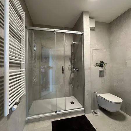 Zwirn1, Uplne Nove, Parkovanie, Klimatizacia,