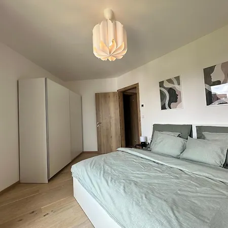 Zwirn1, Uplne Nove, Parkovanie, Klimatizacia, Appartement Bratislava